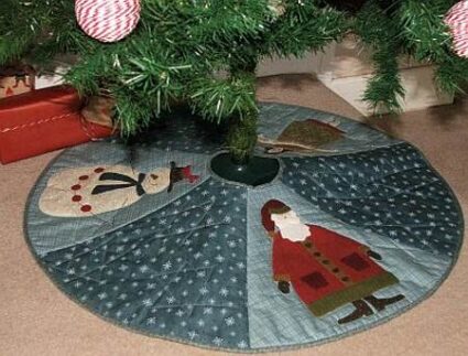 The Birdhouse Very Merry Christmas Tree Skirt Pattern