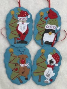 Fig n Berry Trimming the Tree Christmas Decorations Pattern