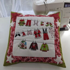 Helen Newton Christmas Santa's Washing Line Cushion Applique Pattern