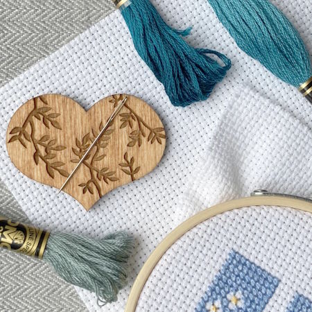 Love Poppet Heart Needle Minder