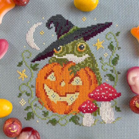 Love Poppet pumpkin and Toad kit
