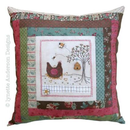 Nora’s Hens cushion pattern by Lynette Anderson